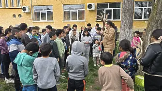 Държавно ловно стопанство „Росица“ отбеляза Седмицата на гората с образователни инициативи и засаждане на дръвчета в селата Душево и Шумата