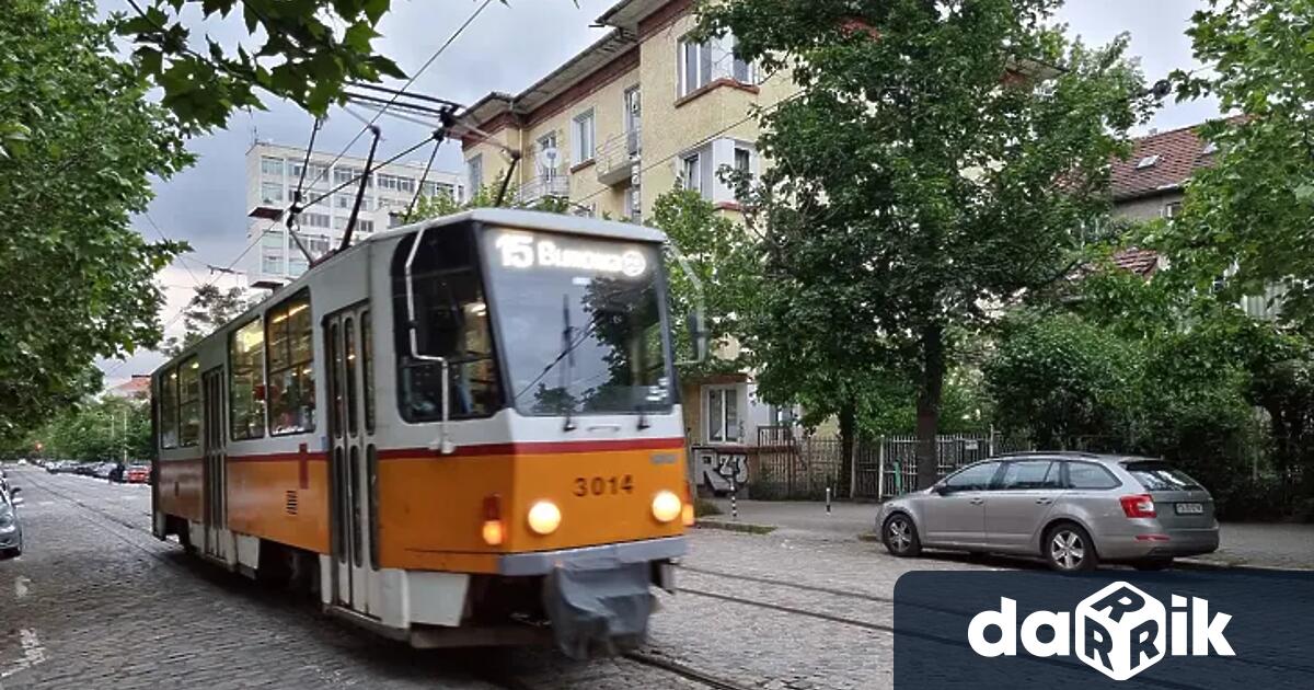 Катастрофа между трамвай и камион е станала на бул Проф
