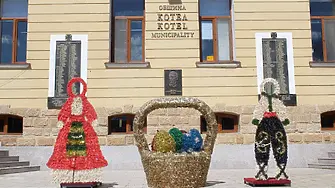 Котел посреща Великден с празнична украса в централните градски пространства