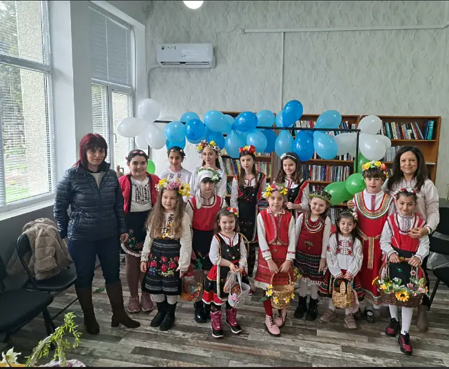 Лазарки донесоха празнично настроение и благословия в с. Коиловци!