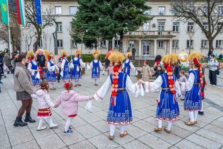 Честит Лазаровден от Враца!