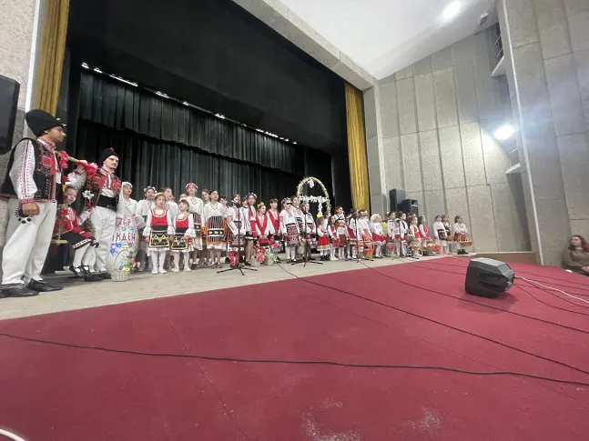 За шеста поредна година Гулянци посрещна един от най-цветните и обичани пролетни празници – инициативата „Пъстър Великден“