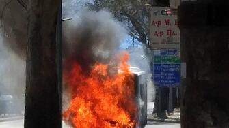 Автобус от градския транспорт в Пловдив пламна в движение