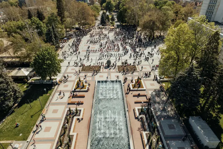 На Великден в Монтана - голям фолклорен концерт на площад «Жеравица»