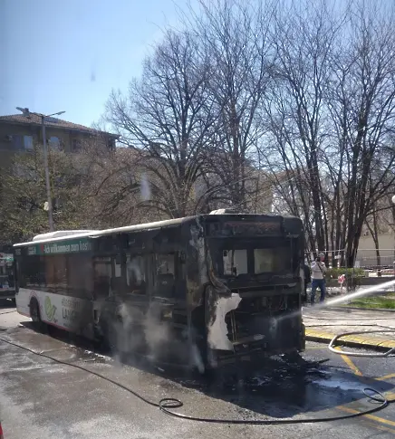 Автобус от градския транспорт в Пловдив пламна в движение