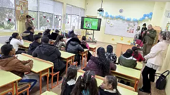 Лесовъди от ДГС Твърдица проведоха образователен урок с ученици от Сборище