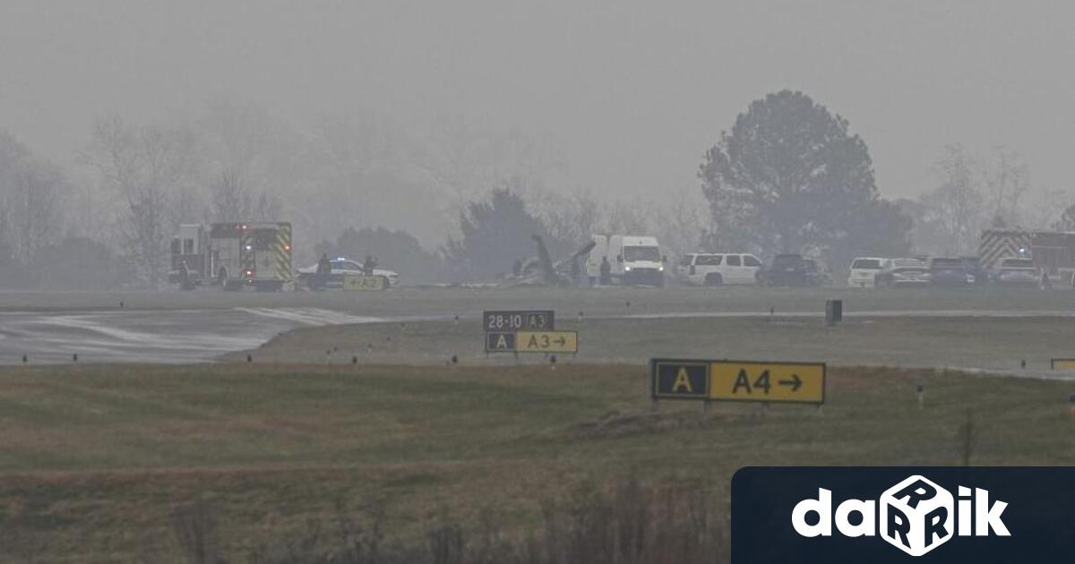 Двама души загинаха при самолетна катастрофа и избухнал впоследствие пожар