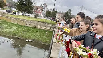 Над 60 лазарки от Мизия пяха и танцуваха