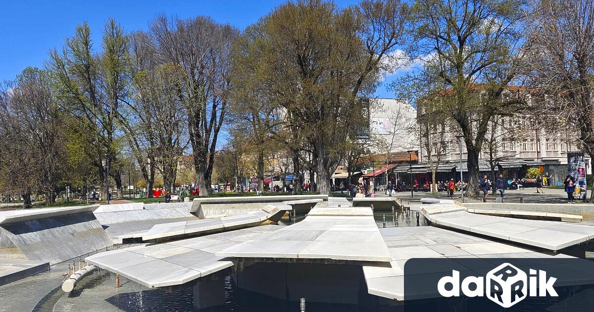 В навечерието на Великден фонтаните в центъра на Плевен ще