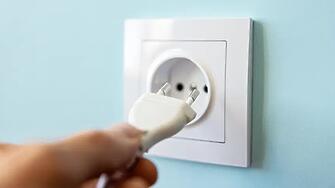 Трайчо Трайков не се очаква чувствително поскъпване на тока и парното от 1 юли