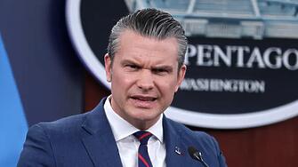 Хегсет: Ормузкият проток е отворен, силите на САЩ ще останат в региона