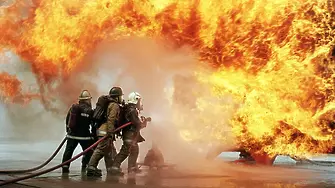 Огромен пожар в Калифорния: Властите издадоха предупреждения за евакуация