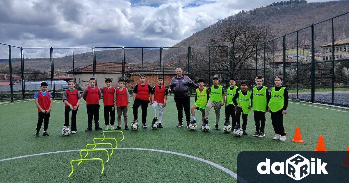 Общински футболен клуб Раковски – Котел продължава да се развива