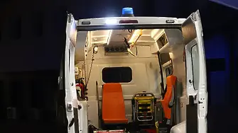 Бус влезе в насрещното и се вряза в тир у нас