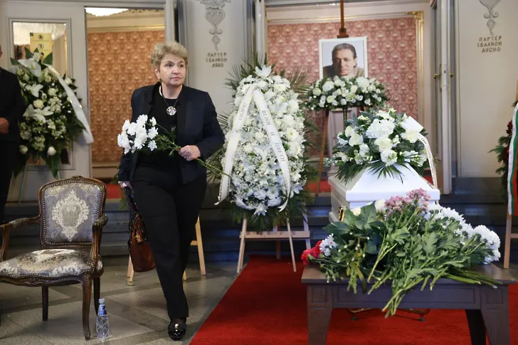 България се прощава с непрежалимия Михаил Белчев (СНИМКИ)