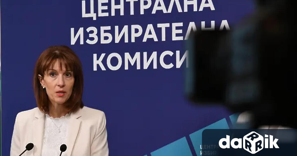 Информационно обслужване демонстрира системата за компютърна обработка на данните от гласуването