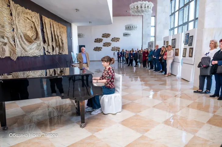 „Тихите разказвачи – истории в бодове“ - втора изложба на гоблени в Нова Загора