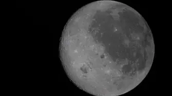 Показаха как изглежда Луната от другата страна (СНИМКИ)