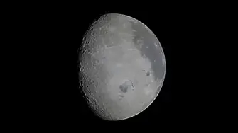 „Артемис II“ лети към Земята