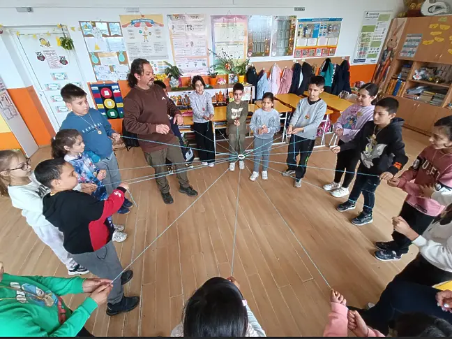 Държавно ловно стопанство „Росица“ отбеляза Седмицата на гората с образователни инициативи и засаждане на дръвчета в селата Душево и Шумата