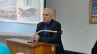 Д-р Васислав Петров поздравява здравните работници с професионалния им празник 