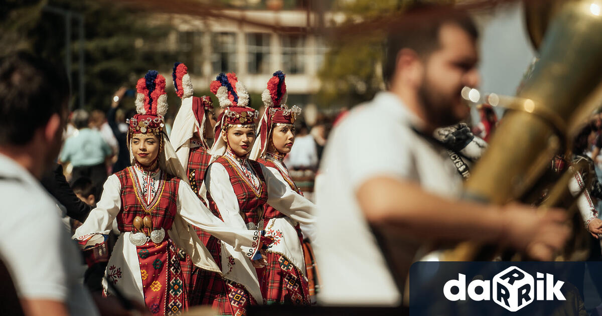 Близо 2000 козунака ще бъдат дарени на хора от различни