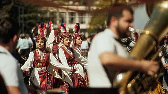 Раздават 2000 козунака за празниците в Монтана