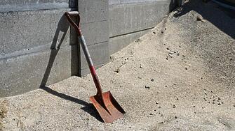 ЦИК пита за какво са нужни 40 лопати по време на изборите