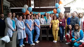 8-месечната Лили и родителите й посетиха с благодарност чудотворците от екипа на Медицински център КИРМ “Св. Елисавета” – Плевен навръх 19-я му рожден ден