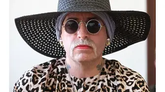 Трансджендър екстремист атакувал ЛГБТ и ги наричал „паразити на обществото“