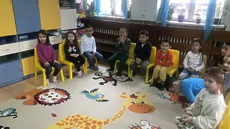 Младите червенокръстци от Ловеч посетиха детските градини „Мария Сиркова“  и „Снежанка“ 