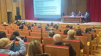 Продължават обученията на членовете на секционните комисии в община Плевен за предстоящите избори