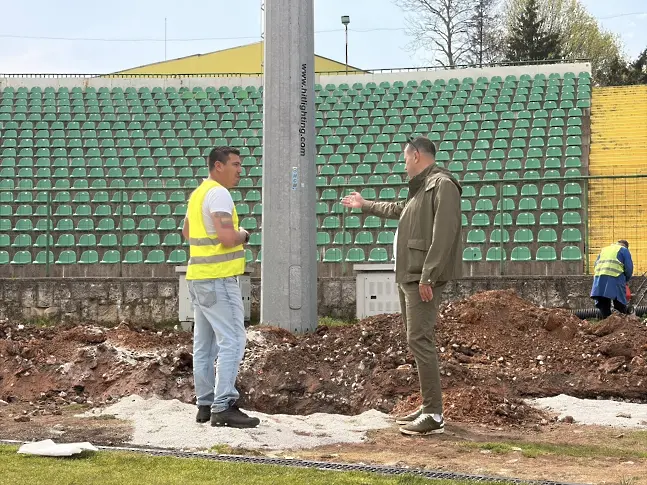 Напредва работата по лекоатлетическата писта на стадиона във Враца