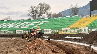 Напредва работата по лекоатлетическата писта на стадиона във Враца