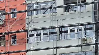 Работник почина след падане от скеле в Бургас