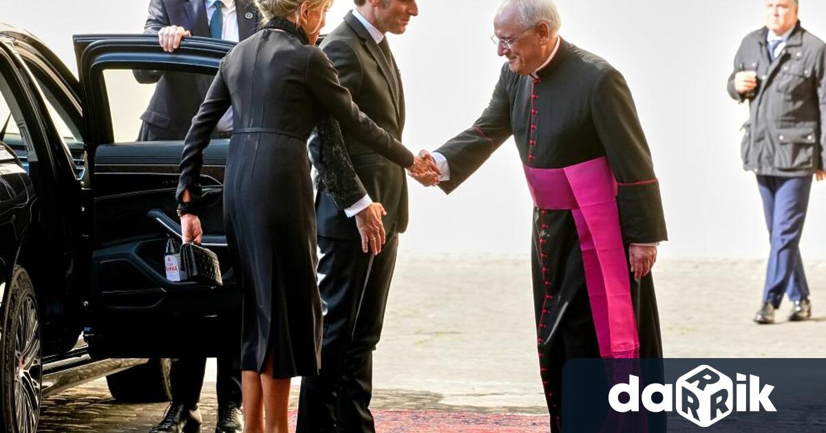 Еманюел Макрон се среща днес с Лъв XIV във Ватикана