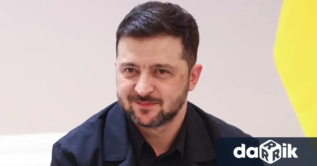 Украинският президент Володимир Зеленски заяви че Украйна продължава да получава