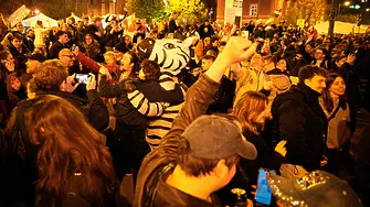 Будапеща се превърна в парти зона след изборите, сложили край на ерата „Орбан”