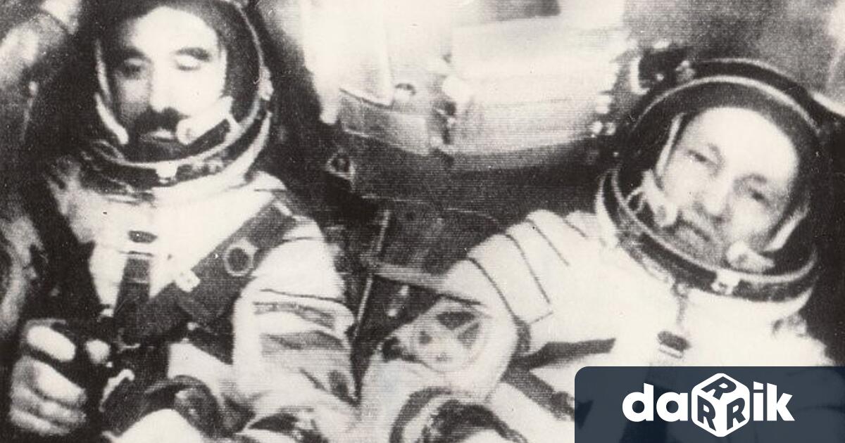На 10 април се навършват 47 години от полета напървия