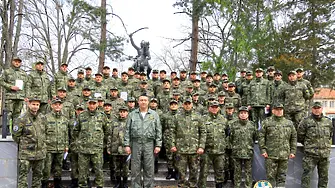 Специализанти завършиха обучението си в  12-та Авиационна база 