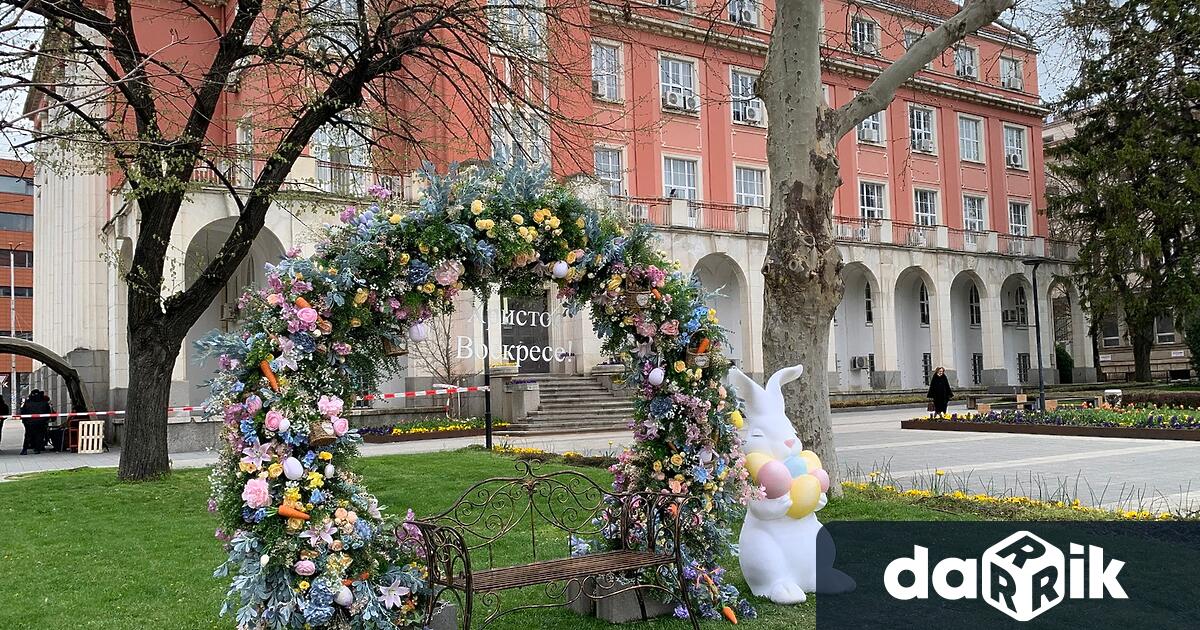 В петък облачността ще е променлива временно и значителна С