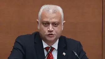 Емил Дечев: Масово машините за гласуване работят нормално 