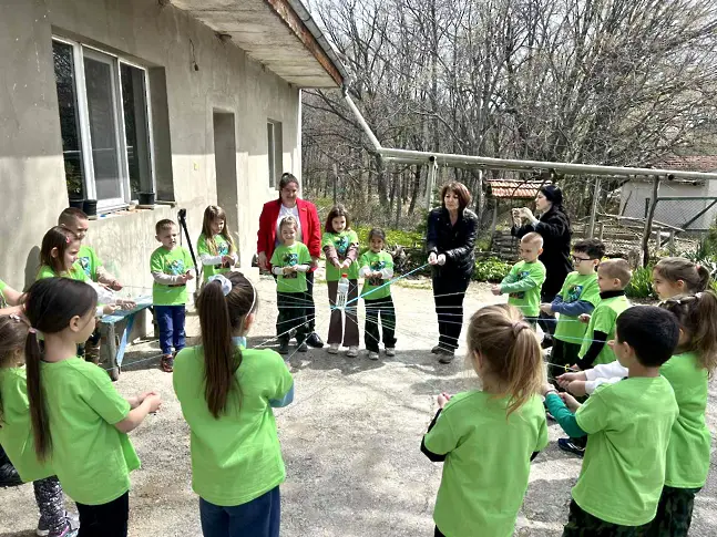 „Малки еколози“ посетиха разсадник „Абланово“ и сътвориха пролетен празник сред природата, 