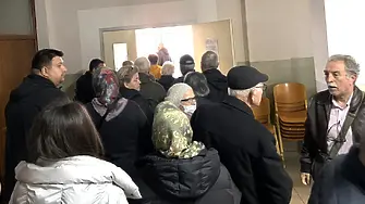 Опашки пред секциите в Истанбул