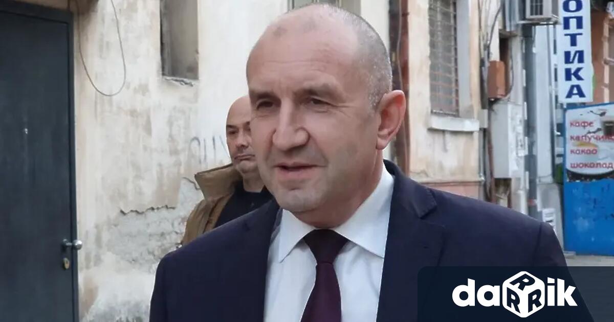 Лидерът на Прогресивна България Румен Радев упражни правото си на