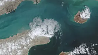 Великобритания съобщи за стрелба по танкер от страна на Иран в Ормузкия проток 