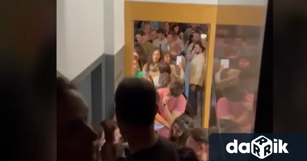 Сигналот Барселона за голяма опашка гласуващи българи възмутени от решение