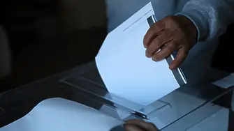 В две секции в Софийска област има проблем с машините и се гласува само с хартия