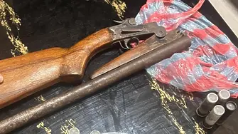 Незаконно притежавано оръжие намери полицията в дома на 23-годишен мъж