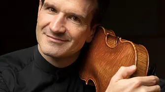 Цигуларят Светлин Русев свири в два емблематични концерта в София и ПлевенТържествения концерт - 150 г. от Априлското въстание и с Плевенска филхармония 